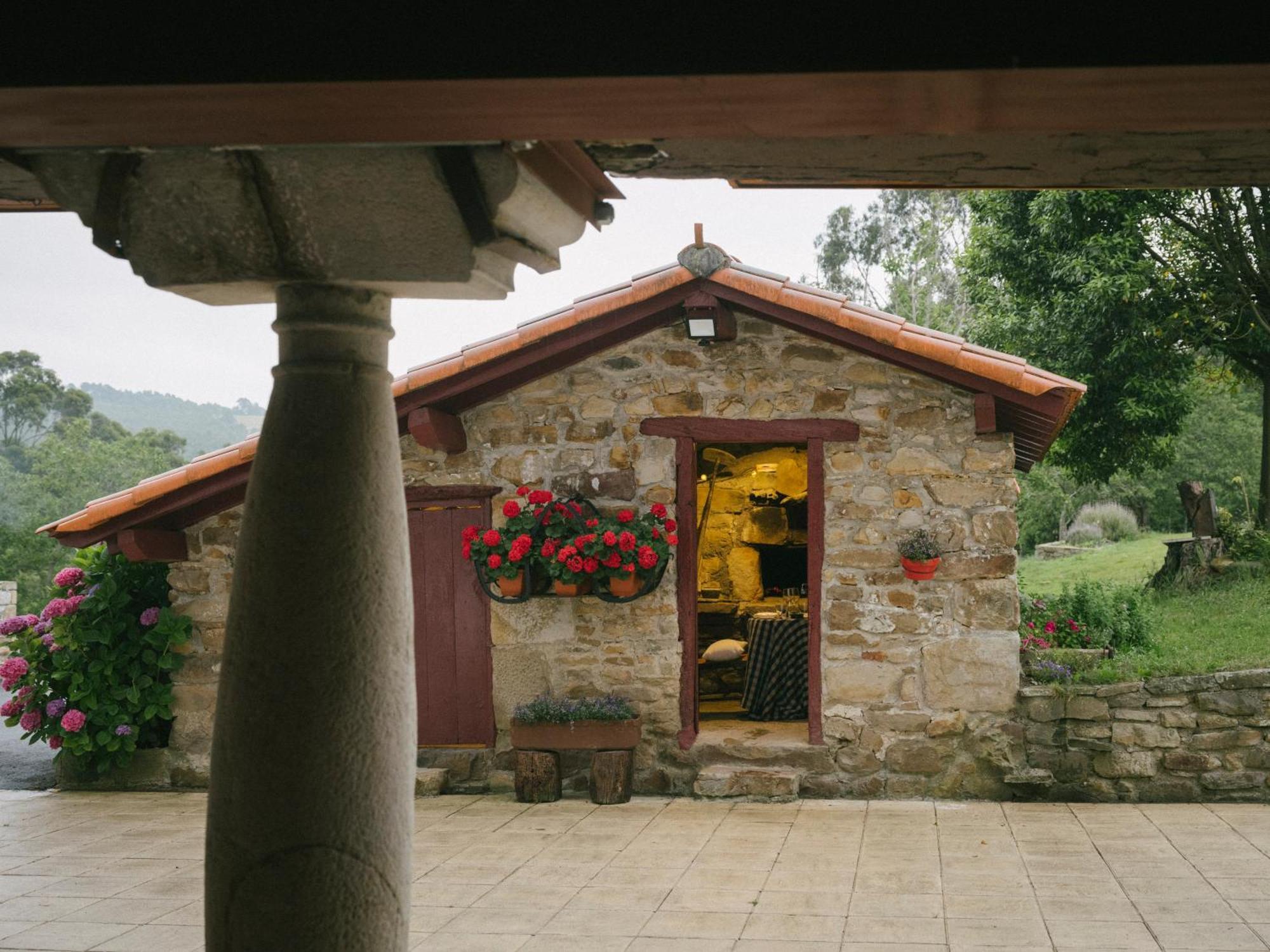 Hotel Nafarrola - Gastronomy & Wine (Adults Only) Bermeo Luaran gambar